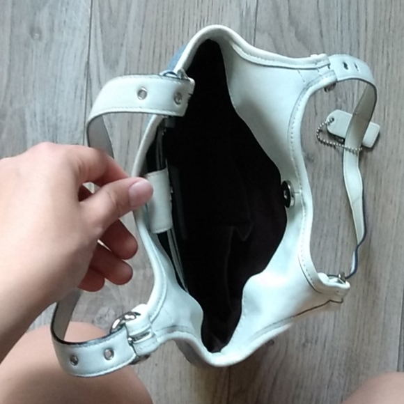 Blue and white coach purse - Picture 5 of 6